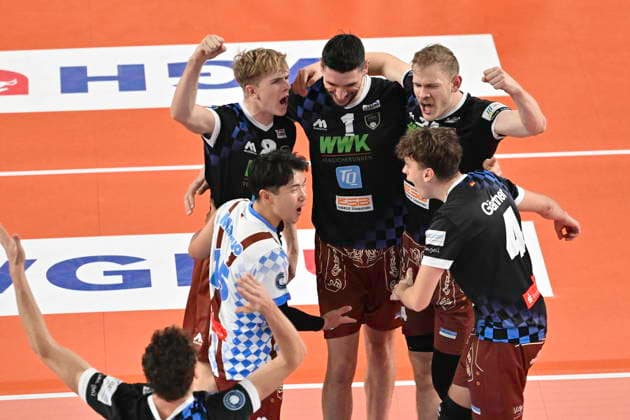 GER 1 VBL, SVG Lueneburg vs WWK Volleys Herrsching 06 12 2025, LKH Arena, Lueneburg, GER 1 VBL, SVG Lueneburg vs WWK Volleys Herrsching in the picture the team from Herrsching cheers nordphotoxGmbH xWitke nph00002