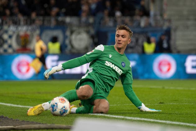 06 12 2025, xhfmx, Soccer 2 Bundesliga, SV Darmstadt 98 Karlsruher SC Hans Bernat Karlsruher SC tries to keep a ball in play DFL DFB REGULATIONS PROHIBIT ANY USE OF PHOTOGRAPHS as IMAGE SEQUENCES and or QUASI VIDEO Darmstadt