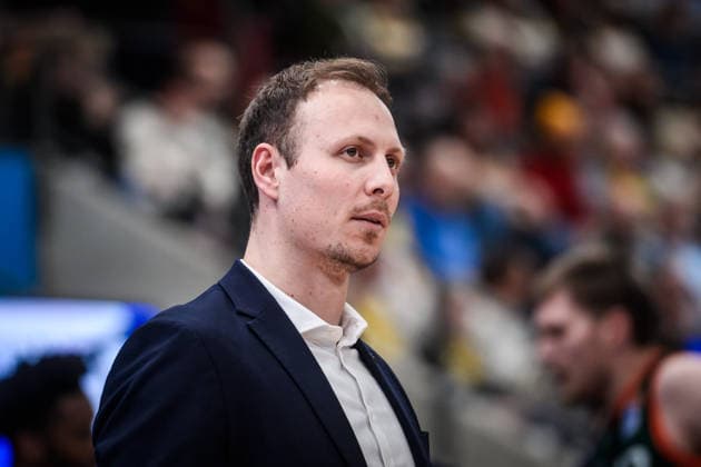 Jaques Schneider VET CONCEPT Gladiators Trier, Head Coach GER, MHP Riesen Ludwigsburg VET CONCEPT Gladiators Trier, easycredit BBL, Basketball, Bundesliga, Matchday 9, Season 2025 2026, 06 12 2025 GER, MHP Riesen Ludwigsburg VET CONCEPT Gladiators Trier, easycredit BBL, Basketball, Bundesliga, Matchday 9, Season 2025 2026, 06 12 2025 Ludwigsburg Copyright: xSandyxDinkelackerx EP_SDR