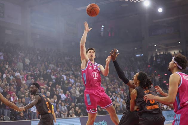 Grayson Murphy Telekom Baskets Bonn vs NINERS Chemnitz 9 Speiltag Saison 2025 26