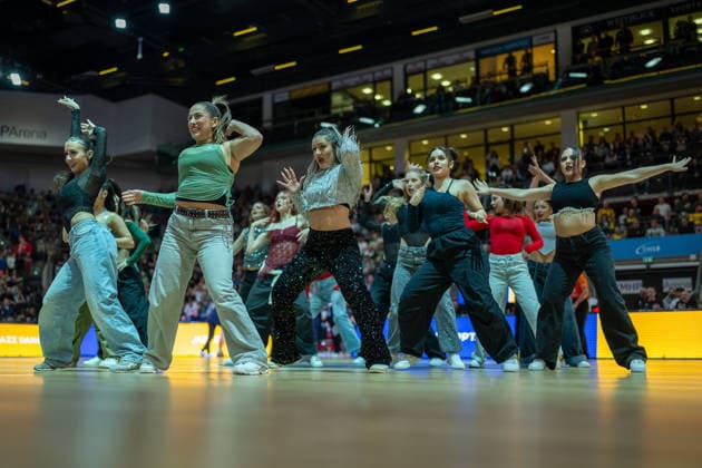Liberty Dance Team New York City Dance School , GER, MHP RIESEN Ludwigsburg vs VET CONCEPT Gladiators Trier, easycredit BBL, Basketball, Bundesliga, Matchday 9, Season 2025 2026, 06 12 2025, GER, MHP RIESEN Ludwigsburg vs VET CONCEPT Gladiators Trier, easycredit BBL, Basketball, Bundesliga, Matchday 9, Season 2025 2026, 06 12 2025 Ludwigsburg Copyright: xEibner-Pressefoto SaschaxWaltherx EP_EER