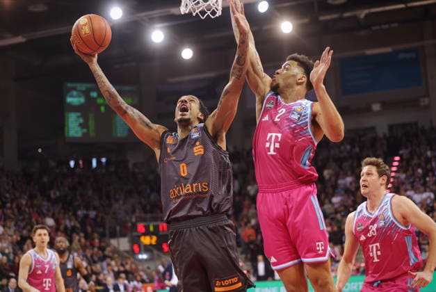 Alijah Comithier Telekom Baskets Bonn vs Kevin Yebo NINERS Chemnitz 9 Speiltag Saison 2025 26