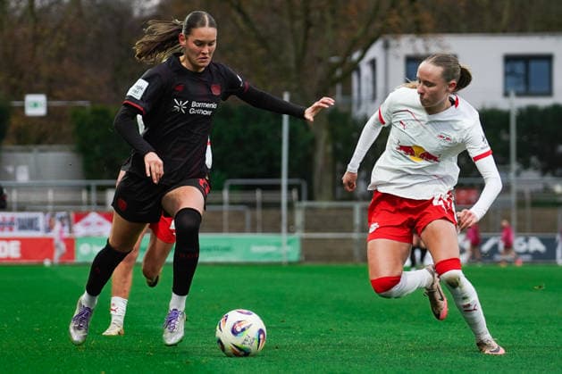 Germany Google Pixel Womens Bundesliga 2025 26, 12 Matchday Bayer 04 Leverkusen vs RB Leipzig 06 12 2025 Ulrich Haberland Stadion Leverkusen, North Rhine-Westphalia Nikoline Dudek RB Leipzig, 24 Valentina Mädl Bayer 04 Leverkusen, 17 Copyright: xCelinaxLeiersx