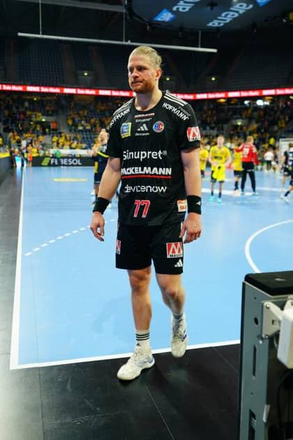 Player Maciej Gebala 77 HC Erlangen in action Maciej Gebala 77 HC Erlangen in action Copyright: xspeedshotx