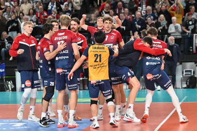 GER 1 VBL, SVG Lueneburg vs WWK Volleys Herrsching 06 12 2025, LKH Arena, Lueneburg, GER 1 VBL, SVG Lueneburg vs WWK Volleys Herrsching in the picture the Lueneburg team celebrates the victory nordphotoxGmbH xWitke nph00002