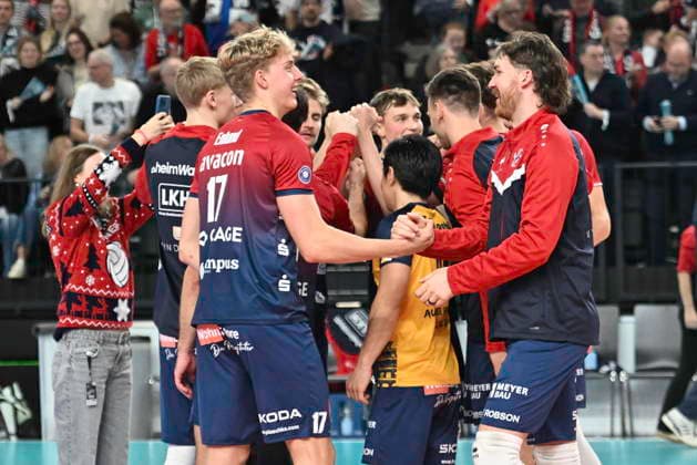 GER 1 VBL, SVG Lueneburg vs WWK Volleys Herrsching 06 12 2025, LKH Arena, Lueneburg, GER 1 VBL, SVG Lueneburg vs WWK Volleys Herrsching in the picture the Lueneburg team celebrates the victory nordphotoxGmbH xWitke nph00002