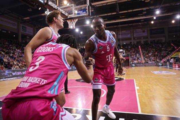 Tylan Birts, Zachery Cooks, Patrick Heckmann Telekom Baskets Bonn vs NINERS Chemnitz 9 Speiltag Saison 2025 26
