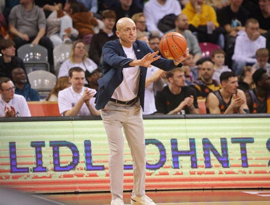 Telekom Baskets Bonn vs. coach Rodrigo Pastore NINERS Chemnitz 9 Speiltag season 2025 26