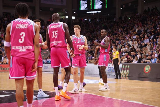 Telekom Baskets Bonn vs. coach Rodrigo Pastore NINERS Chemnitz 9 Speiltag season 2025 26