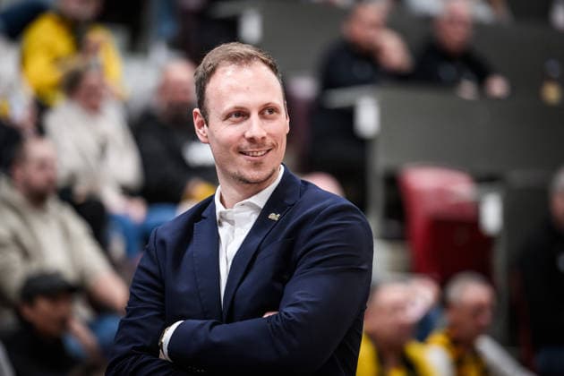 Jaques Schneider VET CONCEPT Gladiators Trier, Head Coach , Laecheln GER, MHP Riesen Ludwigsburg VET CONCEPT Gladiators Trier, easycredit BBL, Basketball, Bundesliga, 9 Spieltag, Spielzeit 2025 2026, 06 12 2025 GER, MHP Riesen Ludwigsburg VET CONCEPT Gladiators Trier, easycredit BBL, Basketball, Bundesliga, 9 Spieltag, Spielzeit 2025 2026, 06 12 2025 Ludwigsburg Copyright: xSandyxDinkelackerx EP_SDR