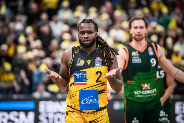 Tray Buchanan MHP RIESEN Ludwigsburg, 02 shows clear incomprehension about the referees decision GER, MHP Riesen Ludwigsburg VET CONCEPT Gladiators Trier, easycredit BBL, Basketball, Bundesliga, Matchday 9, Season 2025 2026, 06 12 2025 GER, MHP Riesen Ludwigsburg VET CONCEPT Gladiators Trier, easycredit BBL, Basketball, Bundesliga, Matchday 9, Season 2025 2026, 06 12 2025 Ludwigsburg Copyright: xSandyxDinkelackerx EP_SDR