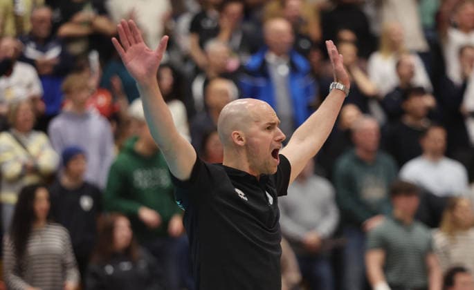 Ludwigsburg , Bundesliga , Barock Volleys MTV Ludwigsburg vs VfB Friedrichshafen , Coach Hasse Mattila Lubu