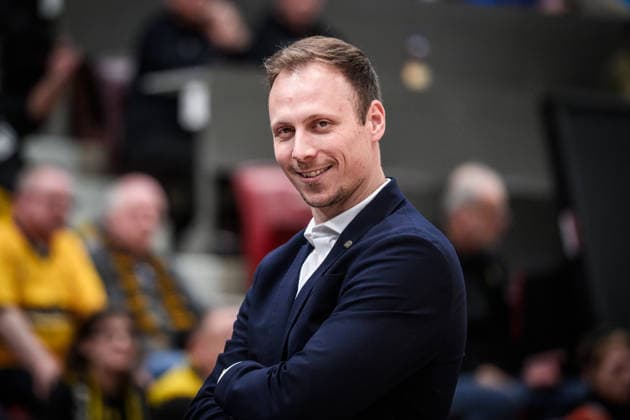Jaques Schneider VET CONCEPT Gladiators Trier, Head Coach , Laecheln GER, MHP Riesen Ludwigsburg VET CONCEPT Gladiators Trier, easycredit BBL, Basketball, Bundesliga, 9 Spieltag, Spielzeit 2025 2026, 06 12 2025 GER, MHP Riesen Ludwigsburg VET CONCEPT Gladiators Trier, easycredit BBL, Basketball, Bundesliga, 9 Spieltag, Spielzeit 2025 2026, 06 12 2025 Ludwigsburg Copyright: xSandyxDinkelackerx EP_SDR