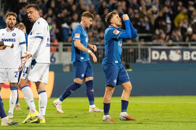 06 12 2025, xhfmx, Soccer 2 Bundesliga, SV Darmstadt 98 Karlsruher SC Luca Marseiler SV Darmstadt 98 annoyed after a missed goal chance DFL DFB REGULATIONS PROHIBIT ANY USE OF PHOTOGRAPHS as IMAGE SEQUENCES and or QUASI VIDEO Darmstadt