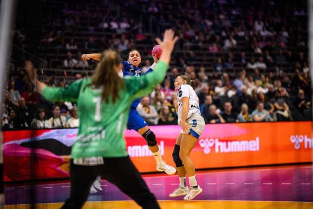 DORTMUND, GERMANY - 6 DECEMBER, 2025: Thea Imani Sturludottir - Women s Handball World Championship, WM, Weltmeisterschaft 2025 Faroe Island - Island at Westfallenhalle.  Copyright: xVitaliixKliuievx
