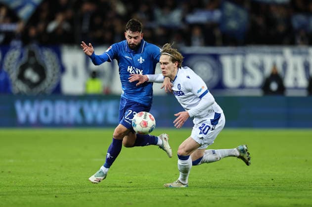 06 12 2025, Soccer 2 Bundesliga, SV Darmstadt 98 Karlsruher SC, emonline, emspor, despor, v l , Marco Richter SV Darmstadt 98 , David Herold Karlsruher SC DFL DFB REGULATIONS PROHIBIT ANY USE OF PHOTOGRAPHS AS IMAGE SEQUENCES AND OR QUASI VIDEO xdcx Copyright: HMBxMedia Claus