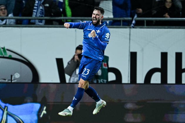 Marco Richter SV Darmstadt 1898, 23 celebrates the goal to 1 1, GER, SV Darmstadt 98 vs Karlsruher SC, Football, 2 Bundesliga, Matchday 15, Season 2025 2026, 06 12 2025 DFL REGULATES PROHIBIT ANY USE OF PHOTOGRAPHS AS IMAGE SEQUENCES AND OR QUASI VIDEO GER, SV Darmstadt 98 vs Karlsruher SC, Football, 2 Bundesliga, Matchday 15, Season 2025 2026, 06 12 2025 Darmstadt Copyright: xEibner-Pressefoto FlorianxWiegandx EP_FWD