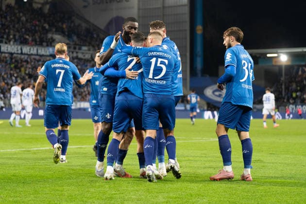 06 12 2025, xhfmx, Soccer 2 Bundesliga, SV Darmstadt 98 Karlsruher SC SV Darmstadt celebrates the 1 1 by Marco Richter SV Darmstadt 98 against Karlsruher SC Goal, Goal, Jubel Celebration DFL DFB REGULATIONS PROHIBIT ANY USE OF PHOTOGRAPHS as IMAGE SEQUENCES and or QUASI VIDEO Darmstadt