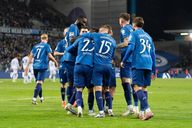 06 12 2025, xhfmx, Soccer 2 Bundesliga, SV Darmstadt 98 Karlsruher SC SV Darmstadt celebrates the 1 1 by Marco Richter SV Darmstadt 98 against Karlsruher SC Goal, Goal, Jubel Celebration DFL DFB REGULATIONS PROHIBIT ANY USE OF PHOTOGRAPHS as IMAGE SEQUENCES and or QUASI VIDEO Darmstadt