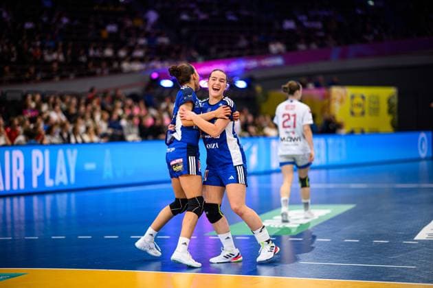 DORTMUND, GERMANY - 6 DECEMBER, 2025: Elin Klara Thorkelsdottir, Katrin Tinna Jensdottir - Women s Handball World Championship, WM, Weltmeisterschaft 2025 Faroe Island - Island at Westfallenhalle.  Copyright: xVitaliixKliuievx