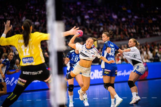 DORTMUND, GERMANY - 6 DECEMBER, 2025: Suna Krossteig Hansen - Women s Handball World Championship, WM, Weltmeisterschaft 2025 Faroe Island - Island at Westfallenhalle.  Copyright: xVitaliixKliuievx