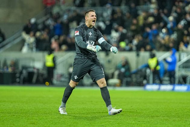 Soccer 2 Bundesliga, Matchday 15, SV Darmstadt 98 Karlsruher SC on 06 12 2025 in Darmstadt Merck Stadion am Böllenfalltor , Germany, Season 2025 2026 DFB DFL REGULATIONS PROHIBIT ANY USE OF PHOTOGRAPHS as IMAGE SEQUENCES and or QUASI VIDEO Marcel Schuhen 1, SVD cheers to 2 1 by Isac Alexi Sivert Lidberg 7, SVD Darmstadt Merck Stadion am Böllenfalltor Germany Copyright: xChristophxKinzingerx