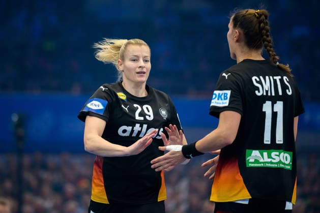 Handball, Womens World Championship, Main Round Spain Germany Antje Döll Doell Germany , Xenia Smits Germany Dortmund Westfalenhalle Nordrhein Westfalen Germany