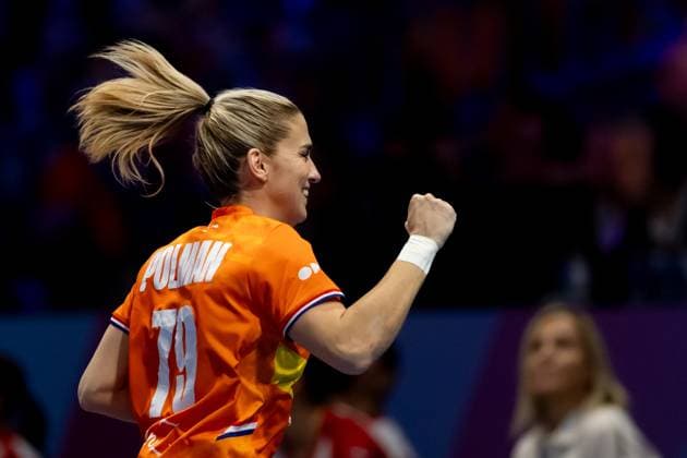 ROTTERDAM - Estavana Polman of the Netherlands in action during the Poland-Netherlands group match in the main round of the World Handball Championship in Ahoy Rotterdam. ANP IRIS VAN DEN BROEK xVIxANPxSportx xxANPxIVx 544098233 originalFilename: 544098233.jpg