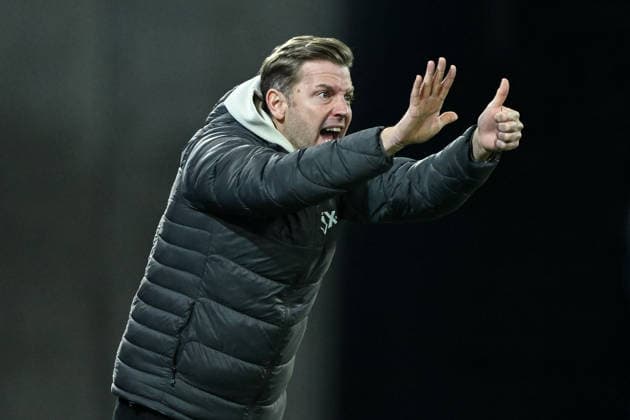 Florian Kohfeldt SV Darmstadt 1898, Coach gesticulates, GER, SV Darmstadt 98 vs Karlsruher SC, Football, 2 Bundesliga, Matchday 15, Season 2025 2026, 06 12 2025 DFL REGULATIONS PROHIBIT ANY USE OF PHOTOGRAPHS AS IMAGE SEQUENCES AND OR QUASI VIDEO GER, SV Darmstadt 98 vs Karlsruher SC, Football, 2 Bundesliga, Matchday 15, Season 2025 2026, 06 12 2025 Darmstadt Copyright: xEibner-Pressefoto FlorianxWiegandx EP_FWD