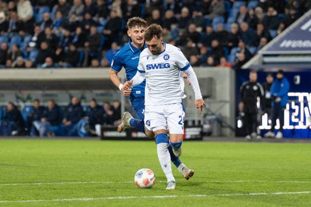 06 12 2025, xhfmx, Soccer 2 Bundesliga, SV Darmstadt 98 Karlsruher SC Fabian Schleusener Karlsruher SC scores the 2 2, Matej Maglica SV Darmstadt 98 comes too late DFL DFB REGULATIONS PROHIBIT ANY USE OF PHOTOGRAPHS as IMAGE SEQUENCES and or QUASI VIDEO Darmstadt