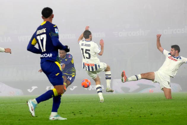 Verona™s Antoine Bernede goal 3-0 during the Serie A soccer match between Hellas Verona and Atalanta at the Bentegodi Stadium in Verona, north west Italy - Saturday, December 06 , 2025. - Soccer .  Copyright: xPaolaxGarbuio Lapressex