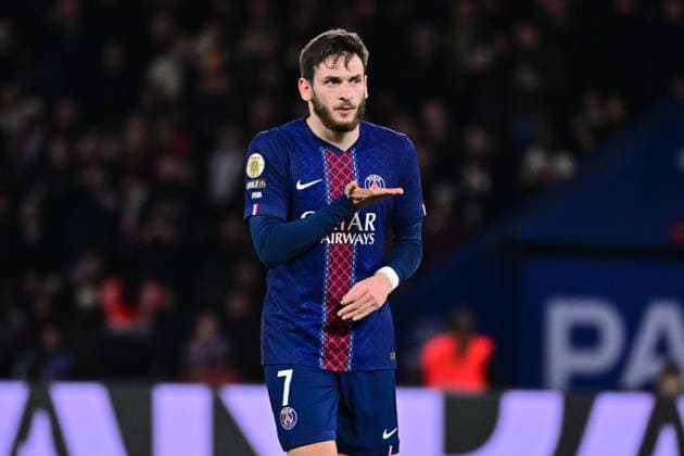 FOOTBALL : PSG vs Rennes - Ligue 1 - 06 12 2025 Khvicha Kvaratskhelia ( 7 - PSG ) celebrates after scoring during the Ligue 1 match between Paris Saint Germain and Stade Rennais at Parc Des Princes on December 06 , 2025 in Paris, France. ( Photo by Federico Pestellini PsnewZ ) ParisFrance  Copyright: xFedericoxPestellinix