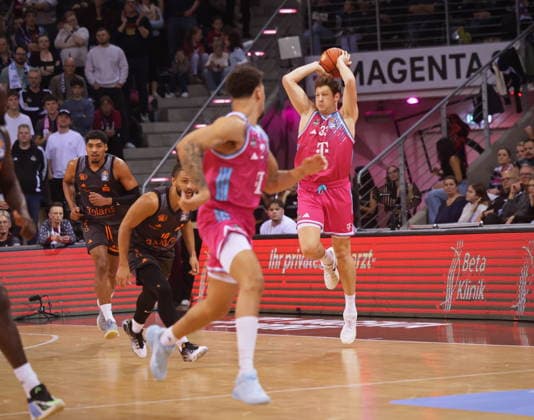 Patrick Heckmann Telekom Baskets Bonn vs NINERS Chemnitz 9 Speiltag Saison 2025 26