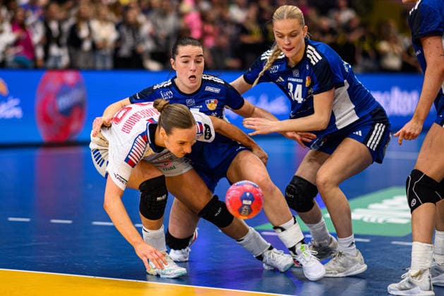 DORTMUND, GERMANY - 6 DECEMBER, 2025: Pernille Brandenborg, Elin Klara Thorkelsdottir, Alfa Bra Oddsdottir Hagalin - Women s Handball World Championship, WM, Weltmeisterschaft 2025 Faroe Island - Island at Westfallenhalle.  Copyright: xVitaliixKliuievx