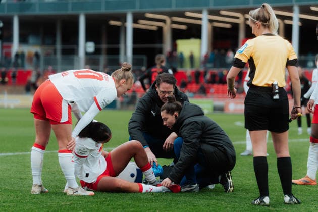 06 12 25, Women, Football, Google Pixel Womens Bundesliga, Season 2025 2026, Bayer 04 Leverkusen RB Leipzig, Matchday 12 Lisa Baum 11 RB Leipzig with injury undergoing treatment Leverkusen Ulrich Haberland Stadion NRW Germany