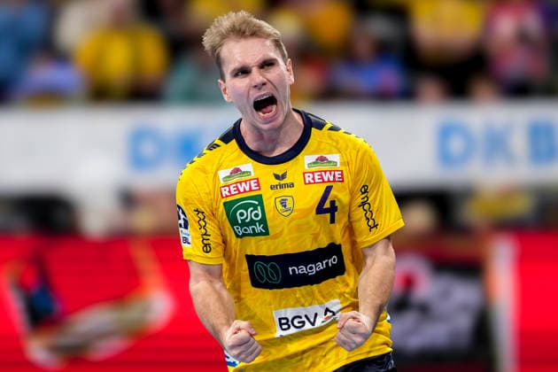 Goalscorer Mathias Larson RNL, 4 , cheers about a goal, cheer, cheer, goal celebration, celebrate the goal, goal, celebration, cheers about the goal, rejoicing, joy, rejoices, optimistic, positive, game scene, highlight, single picture, single photo, action, action, Rhein Neckar Löwen player, 06 12 2025, Mannheim Germany , Handball, Bundesliga, Rhein Neckar Löwen HC Erlangen xozx
