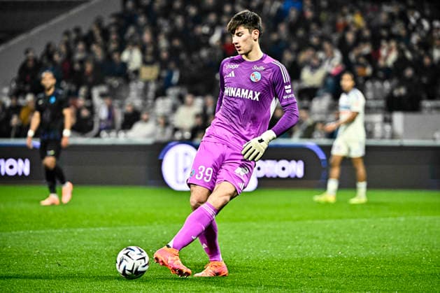 FOOTBALL : Toulouse vs Strasbourg - 15eme Journee de Ligue 1 McDonald S - Toulouse - 06 12 2025 Mike Penders (rcs) Toulouse  Copyright: xThierryxBretonx