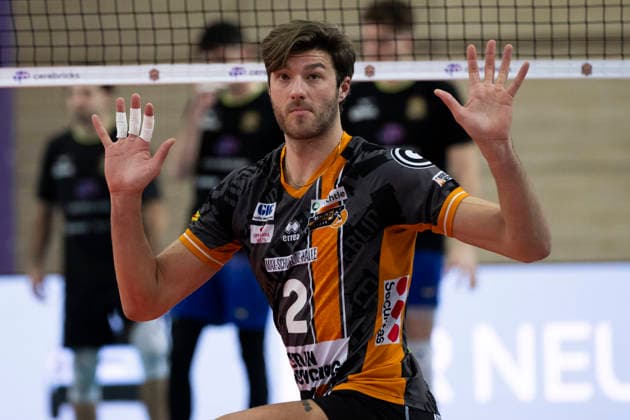 1 Volleyball Bundesliga Season 2025 2026 Cerebricks Volley Goats Mitteldeutschland vs Berlin Recycling Volleys Halle, Germany 06 December 2025 In the picture Matthew Knigge Berlin Halle Saale swh Arena Sachsen Anhalt Germany