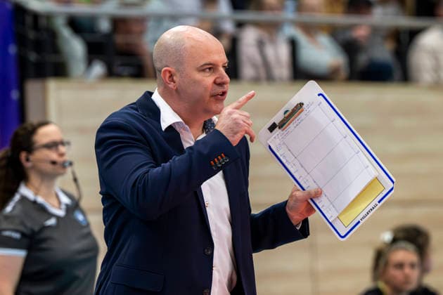 1 Volleyball Bundesliga Season 2025 2026 Cerebricks Volley Goats Mitteldeutschland vs Berlin Recycling Volleys Halle, Germany 06 December 2025 In the picture Coach Joel Banks Berlin Halle Saale swh Arena Sachsen Anhalt Germany