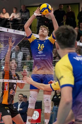 1 Volleyball Bundesliga Season 2025 2026 Cerebricks Volley Goats Mitteldeutschland vs Berlin Recycling Volleys Halle, Germany 06 December 2025 In the picture Paul Stommel Bitterfeld Halle Saale swh Arena Sachsen Anhalt Germany
