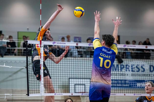 1 Volleyball Bundesliga Season 2025 2026 Cerebricks Volley Goats Mitteldeutschland vs Berlin Recycling Volleys Halle, Germany 06 December 2025 In the picture from left Nolan Flexen Berlin and Erik Brand Bitterfeld Halle Saale swh Arena Sachsen Anhalt Germany