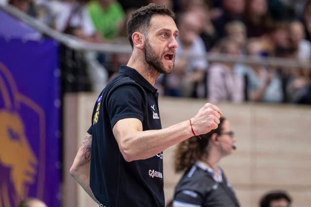 1 Volleyball Bundesliga season 2025 2026 Cerebricks Volley Goats Mitteldeutschland vs Berlin Recycling Volleys Halle, Germany 06 December 2025 In the picture coach Christian Imhoff Bitterfeld gestures, gestures, gestures, Halle Saale swh Arena Sachsen Anhalt Germany