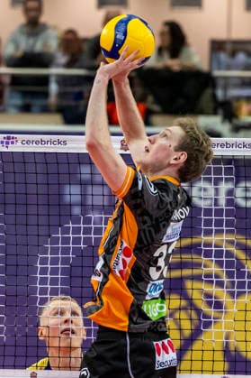 1 Volleyball Bundesliga Season 2025 2026 Cerebricks Volley Goats Mitteldeutschland vs Berlin Recycling Volleys Halle, Germany 06 December 2025 In the picture Fedor Ivanov Berlin Halle Saale swh Arena Sachsen Anhalt Germany