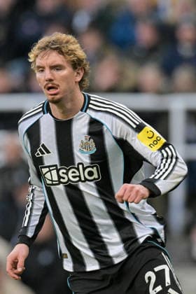 Newcastle United v Burnley - Premier League Nick Woltemade of Newcastle United plays during the Premier League match between Newcastle United and Burnley at St. James s Park in Newcastle, United Kingdom, on December 6, 2025. Newcastle Tyne and Wear United Kingdom  Copyright: xMIxNewsx originalFilename:fletcher-newcastl251206_npaAB.jpg