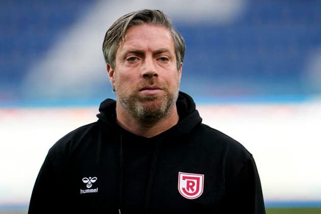 Michael Wimmer Coach, Head Coach, Regensburg , Single Image, Single Photo, Action, Action, Portrait, Portrait, 06 12 2025, Sinsheim Germany , Soccer, 3 Liga, TSG 1899 Hoffenheim II SSV Jahn Regensburg, DFB DFL REGULATIONS PROHIBIT ANY USE OF PHOTOGRAPHS AS IMAGE SEQUENCES AND OR QUASI VIDEO xozx