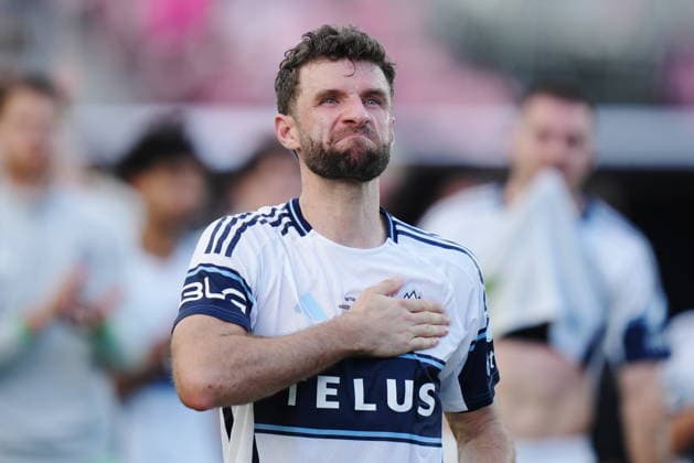 December 6, 2025, Fort Lauderdale, Fl, UNITED STATES: Vancouver Whitecaps Thomas Muller (13) acknowledges the Vancouver fans after losing to Inter Miami in the MLS, Fussball Herren, USA Cup final soccer match, in Fort Lauderdale, Fla., on Saturday, December 6, 2025. Canada News - December 6, 2025  - ZUMAc35_ 20251206_zaf_c35_170 Copyright: xDarrylxDyckx