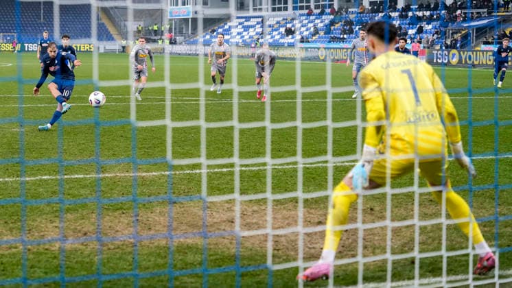 Goalscorer Luka Djuric Duric, TSG II, 10 converts the penalty against Felix Gebhardt goalkeeper, Regensburg, 1 , scores the goal to 1 0, winning goal, goal, goal success, highlight, action, action scene, 06 12 2025, Sinsheim Germany , Football, 3 Liga, TSG 1899 Hoffenheim II SSV Jahn Regensburg, DFB DFL REGULATIONS PROHIBIT ANY USE OF PHOTOGRAPHS AS IMAGE SEQUENCES AND OR QUASI VIDEO xozx