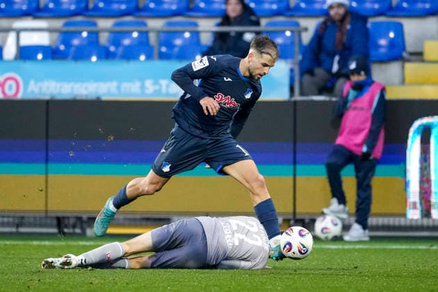 v li Luka Djuric Duric, TSG II, 10 , Sebastian Stolze Regensburg, 22 , duel, duel, tackle, tackling, dynamics, action, action, 06 12 2025, Sinsheim Germany , Football, 3 Liga, TSG 1899 Hoffenheim II SSV Jahn Regensburg, DFB DFL REGULATIONS PROHIBIT ANY USE OF PHOTOGRAPHS AS IMAGE SEQUENCES AND OR QUASI VIDEO xozx