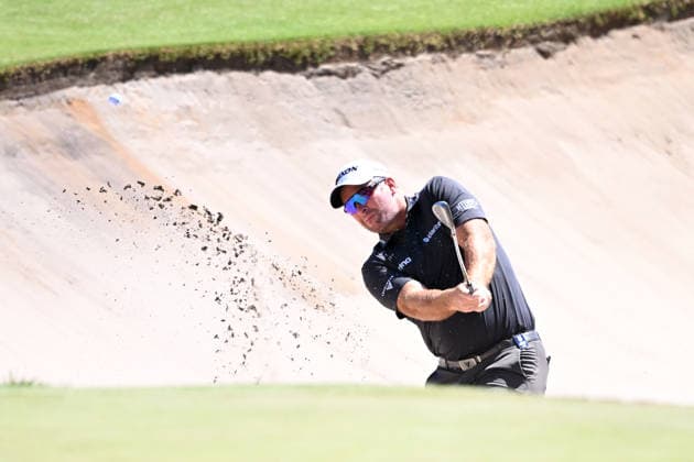 GOLF AUSTRALIAN OPEN, Ryan Fox of New Zealand plays a shot out of a bunker on the third hole during round four of the Australian Open Golf tournament at the Royal Melbourne Golf Club in Melbourne, Sunday, December 7, 2025. ( NO ARCHIVING, EDITORIAL USE ONLY MELBOURNE VICTORIA AUSTRALIA  Copyright: xJAMESxROSSx 20251207155231899093
