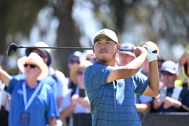 GOLF AUSTRALIAN OPEN, Si Woo Kim of South Korea tee™s off on the 13th hole during round four of the Australian Open Golf tournament at the Royal Melbourne Golf Club in Melbourne, Sunday, December 7, 2025. ( NO ARCHIVING, EDITORIAL USE ONLY MELBOURNE VICTORIA AUSTRALIA  Copyright: xJAMESxROSSx 20251207147495520477
